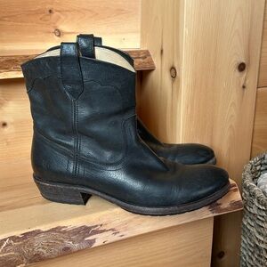 Frye Carson Tab Shortie Boots